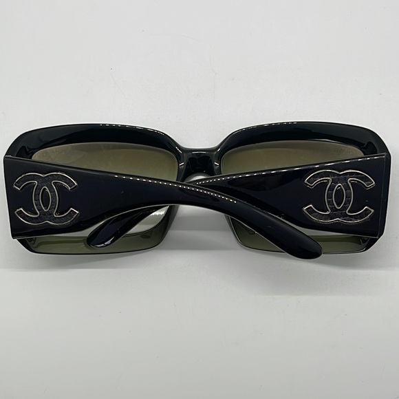 Chanel green sunglasses w/ gradient tint - Picture 3 of 12